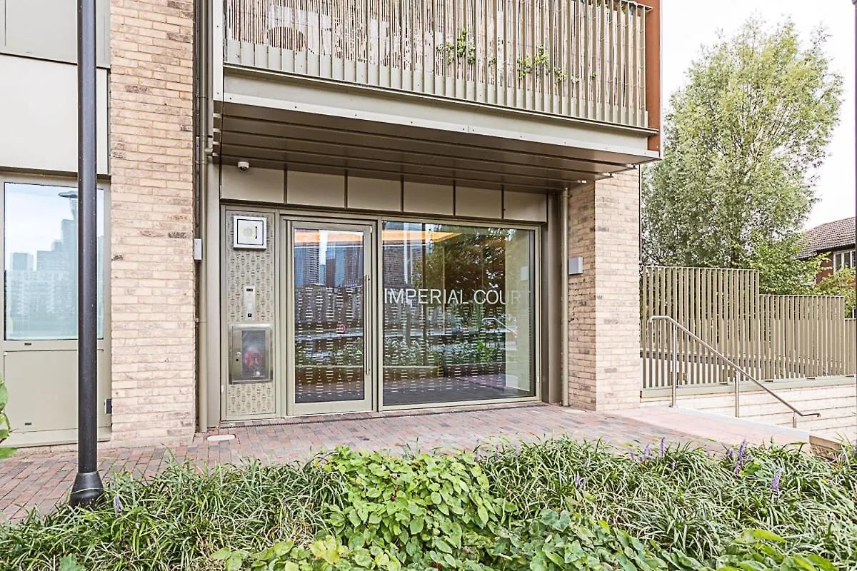 Stunning Surrey Quays Flat Apartment London