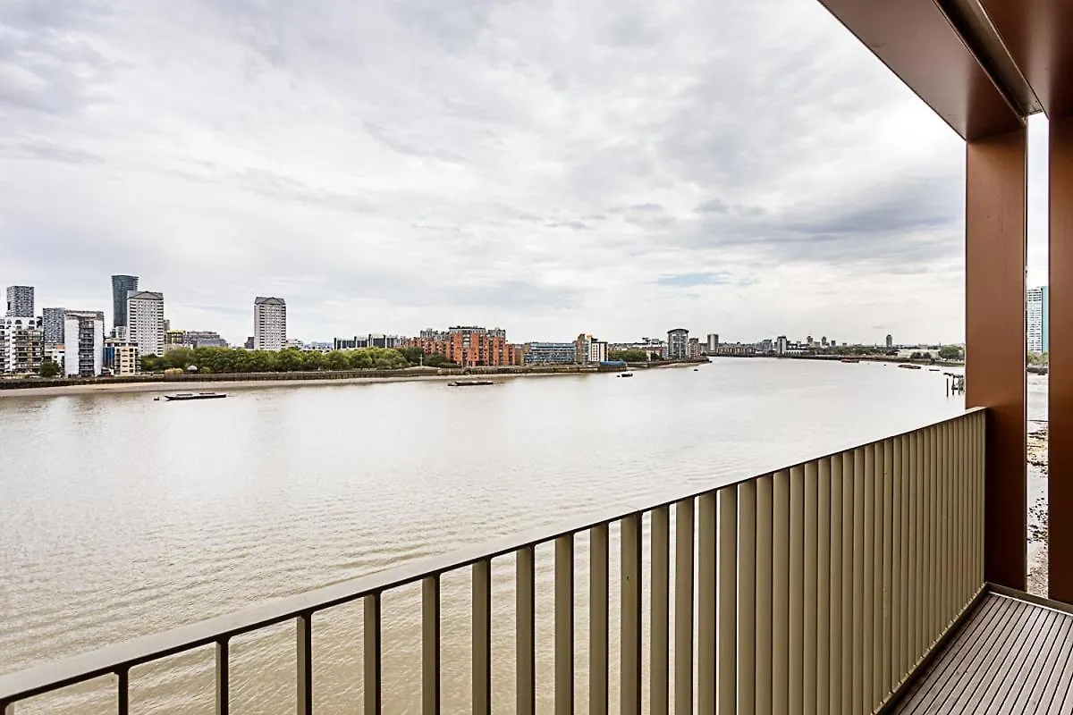 Stunning Surrey Quays Flat Apartment London 0*,
