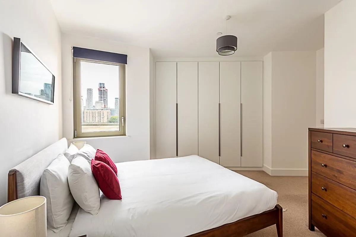 Stunning Surrey Quays Flat Apartment London