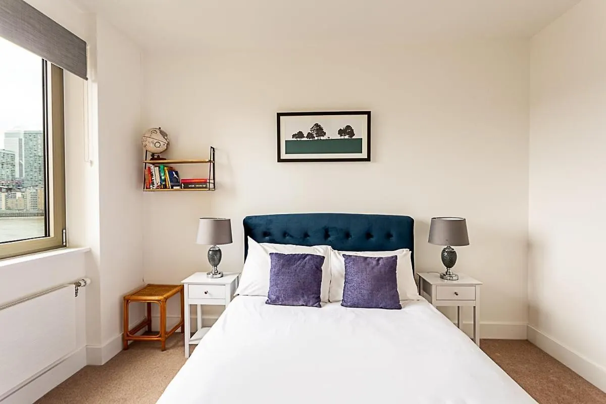 Stunning Surrey Quays Flat Apartment London