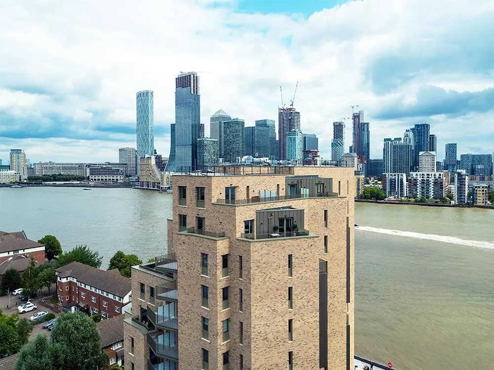 Stunning Surrey Quays Flat Apartment London